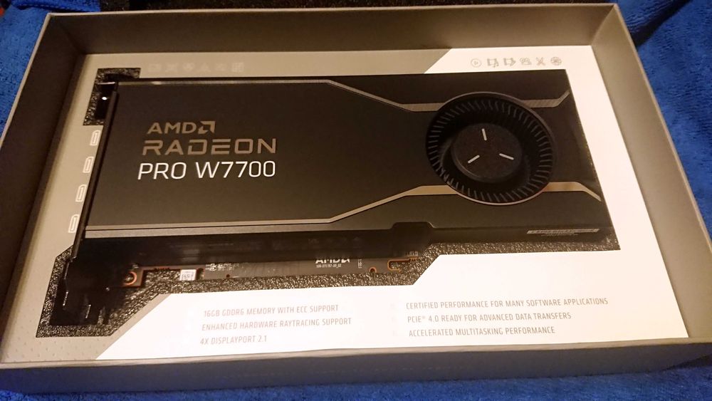 Karta graficzna AMD GPU Radeon Pro W7700 16GB 256BIT GDDR6 z ECC 10 BIT AV1 DisplayPort 2.1  8K przy 144 Hz RX 9070 XT RTX 5080 Quadro Ray Tracing