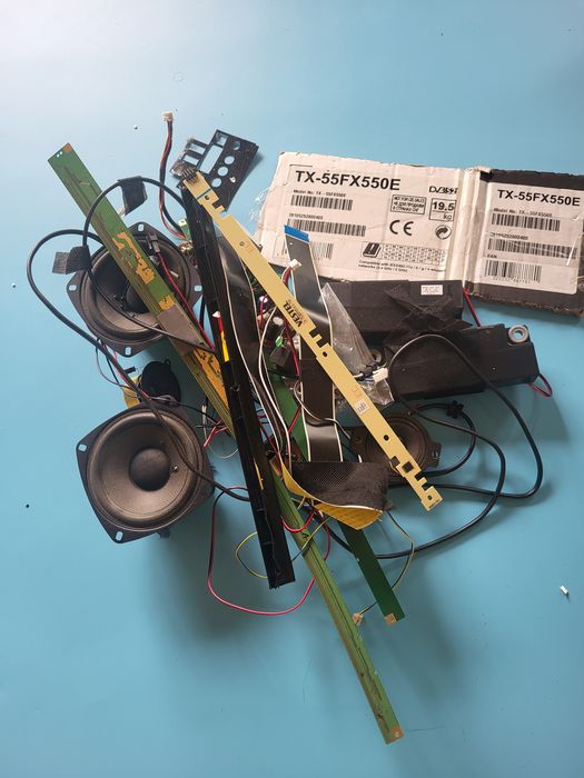 Sprzedam głośniki oraz części do Telewizora TX-55FX550E
