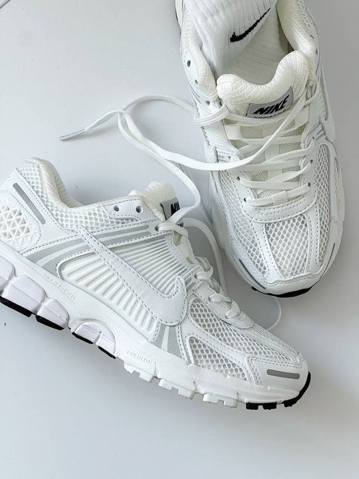 Nike Vomero 5 White жіночі кросівки найк вомеро 5 білі сітка
