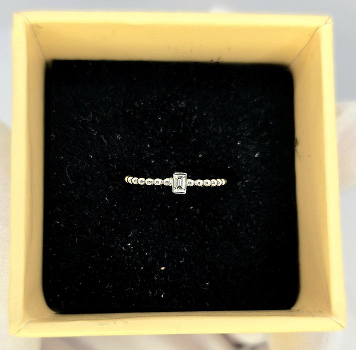 Кольцо с бриллиантом 0.07 карат