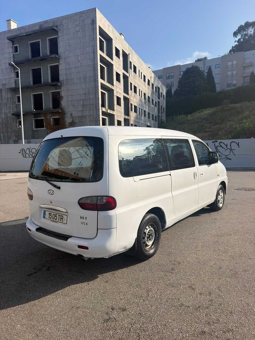 Hyundai H1 2.5cc de 9 lugares