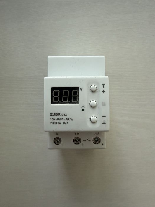 Реле напряжения Zubr D32. 32A