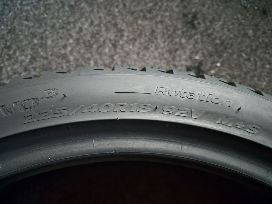 225/40R18 Hankook Winter I*cept Evo 3 92V