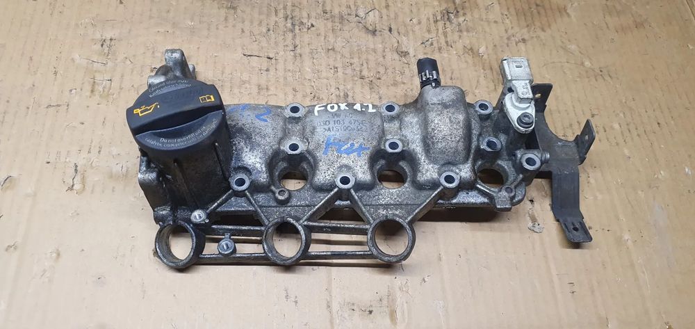Pokrywa osłona silnika zaworów VW FOX 1.2 03D103475E