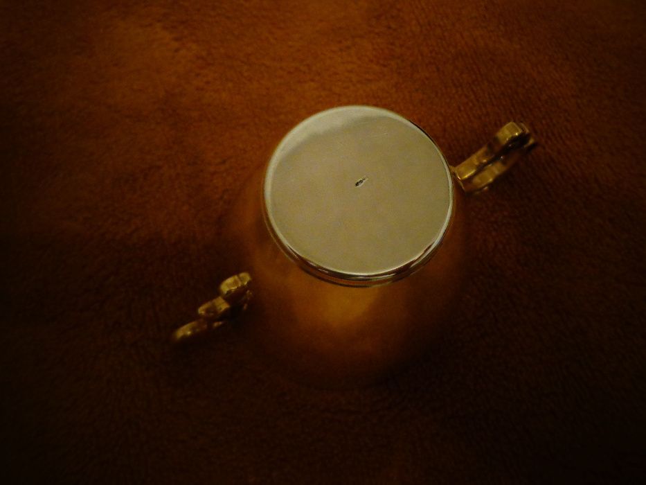 Серебряная чашка новая