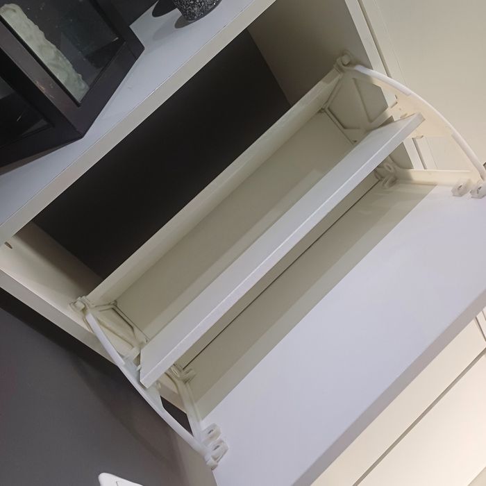 Szafa na ubrania i 2 szafki na buty białe