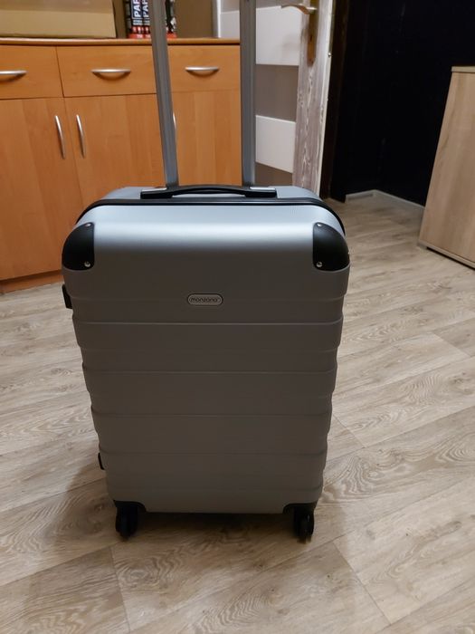 Walizka szara jak nowa