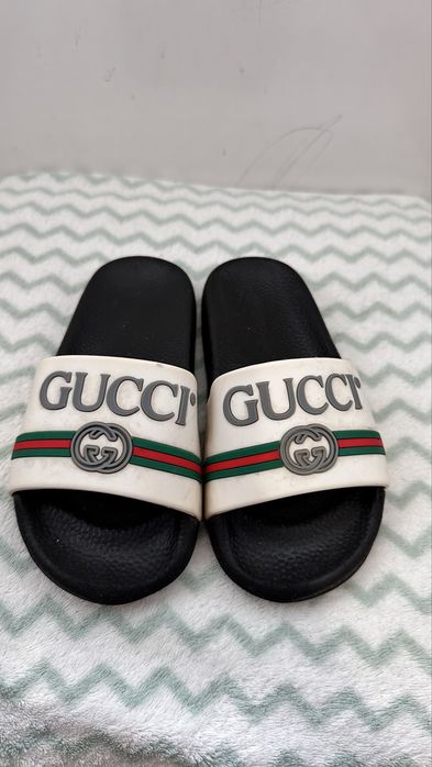 Продам набір дитячого взуття