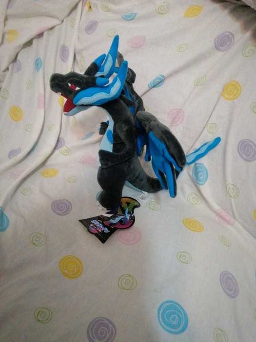 Pokémon peluche mega charizard x