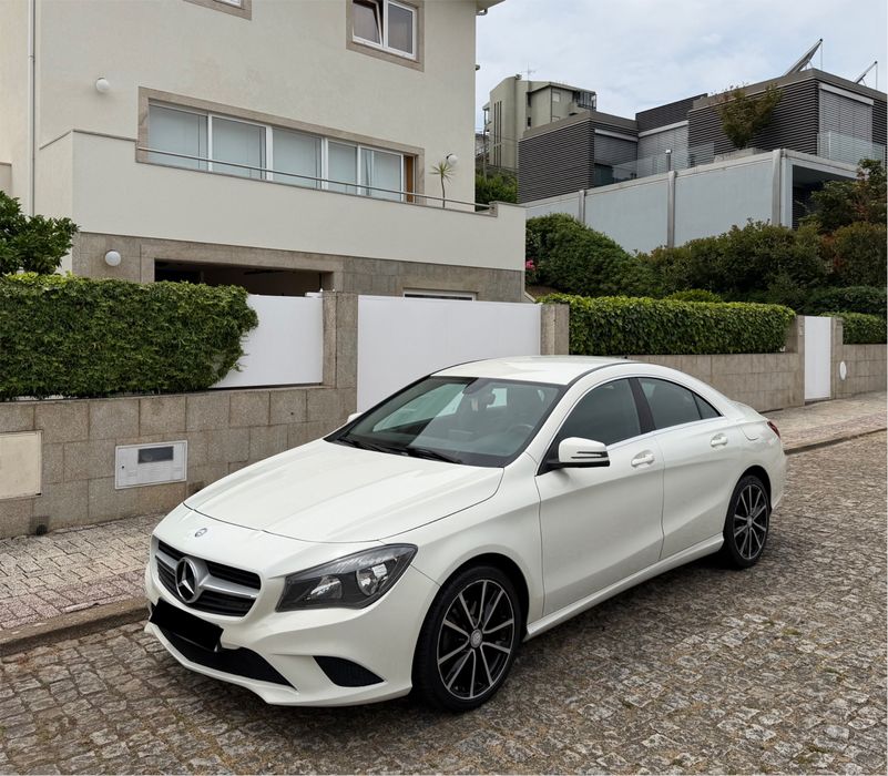 Mercedes - Benz CLA 180 Como Novo