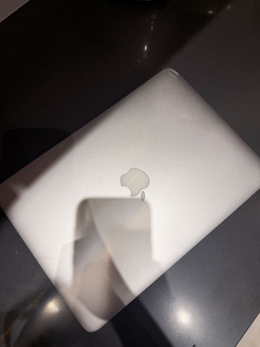 MacBook Air 13” i7 256 GB