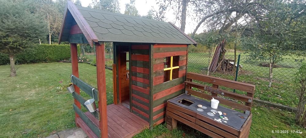 Domek drewniany dla dzieci