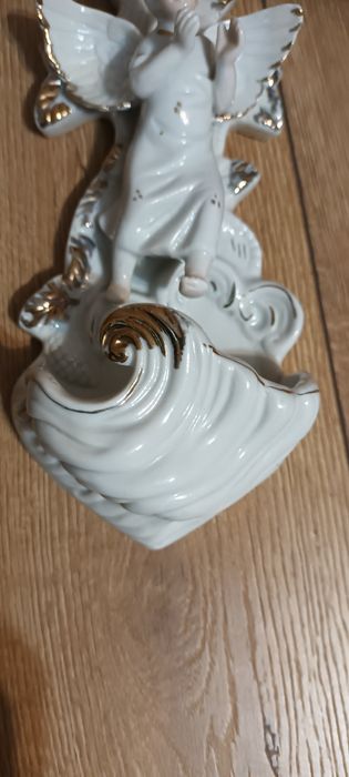 Stara kropielnica z porcelany