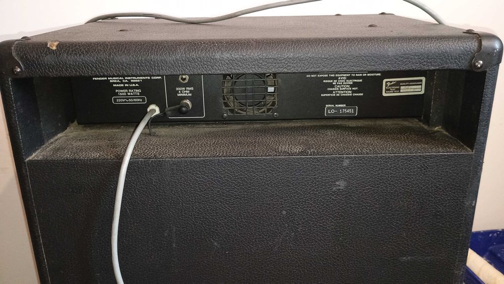 Wzmacniacz basowy combo Fender BASS300c BXR