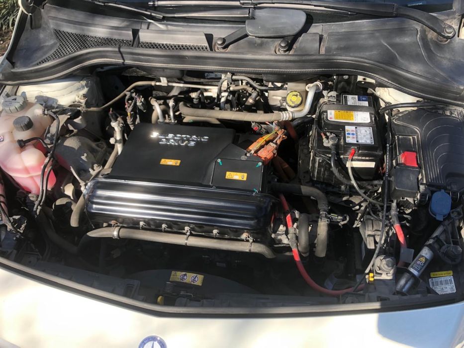 Mercedes -Benz B250E