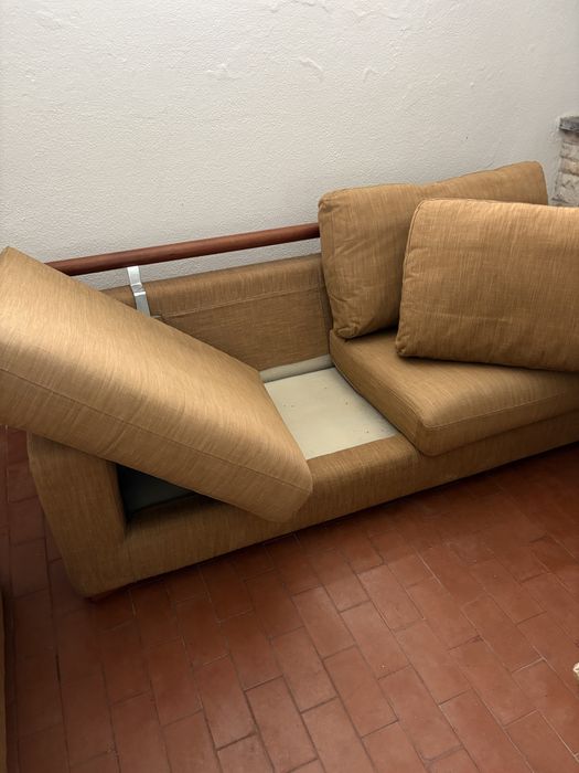 Sofá 2,10  metros - 3 lugares design italiano e muito confortavel