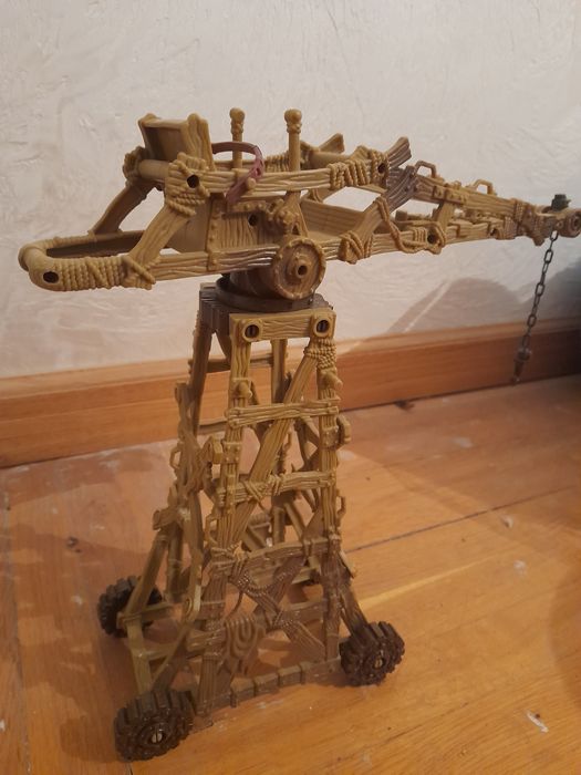 Игрушечный  кран