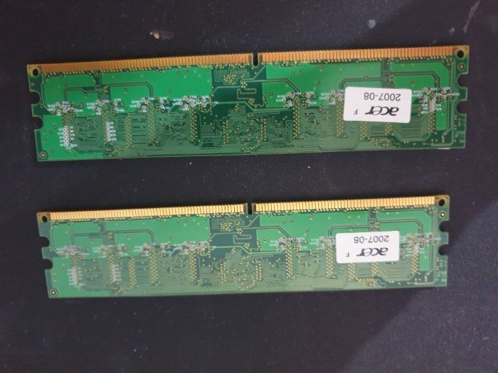 2 x Memória Ram Samsung PC2-5300U-555 512MB 1Rx8 667MHz 240-pin DIMM