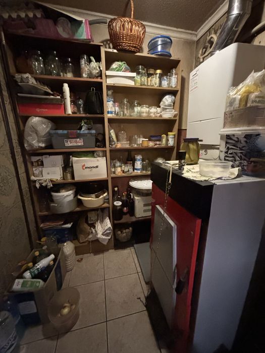 Продается хороший двухэтажный дом. Отличный район. Славянск.