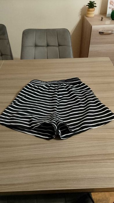 Krótkie spodenki damskie