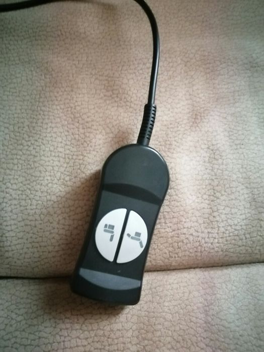 Poltrona sofá elétrica de descanso Lourini como nova