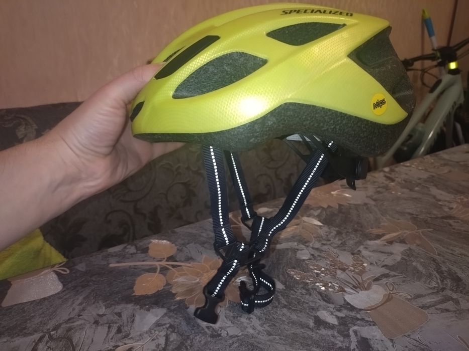 Вело шолом Specialized Chamonix Mips S/M (52-56)