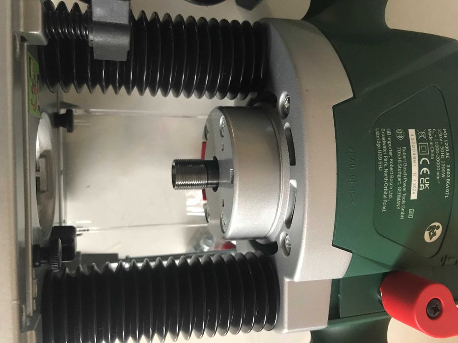 Фрезер Bosch POF 1200 AE, 1200 Вт.,цанга 8 мм., з Англії