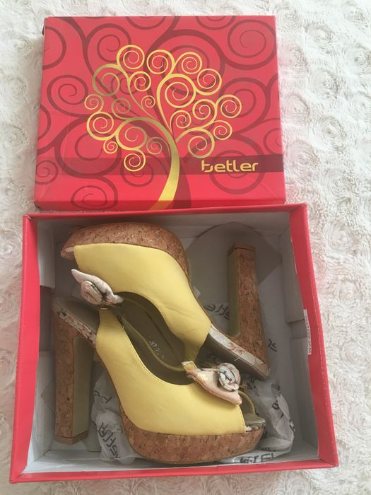 Buty sandały eleganckie na słupku żółte z kokardą na korku roz 36