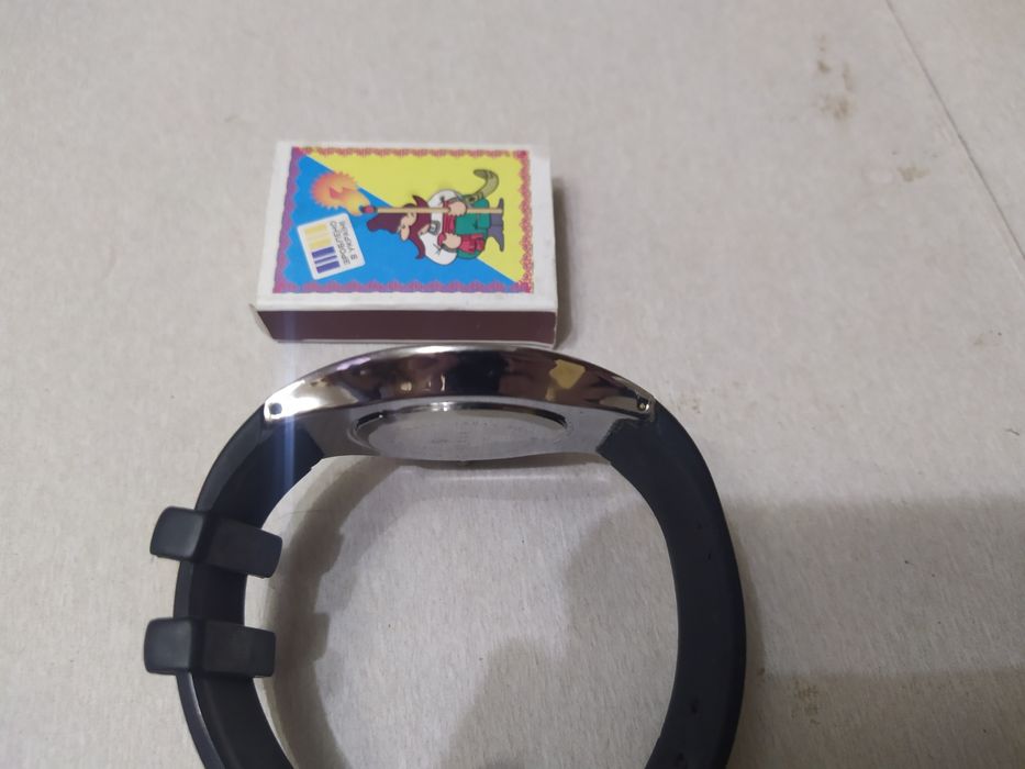 Часы наручные SLAVA кварцевые,в рабочем состоянии 120 грн.