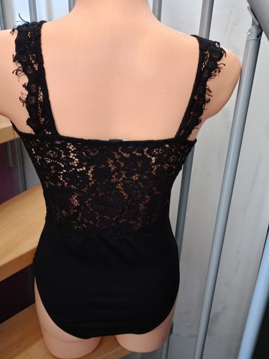 Body na ramiączkach czarne koronka suwak zatrzaski seksi Primark 38/M