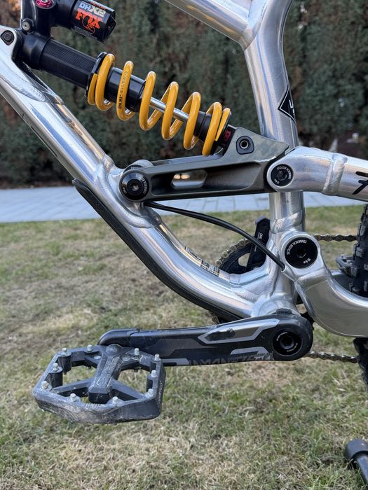 Commencal Furious 2021