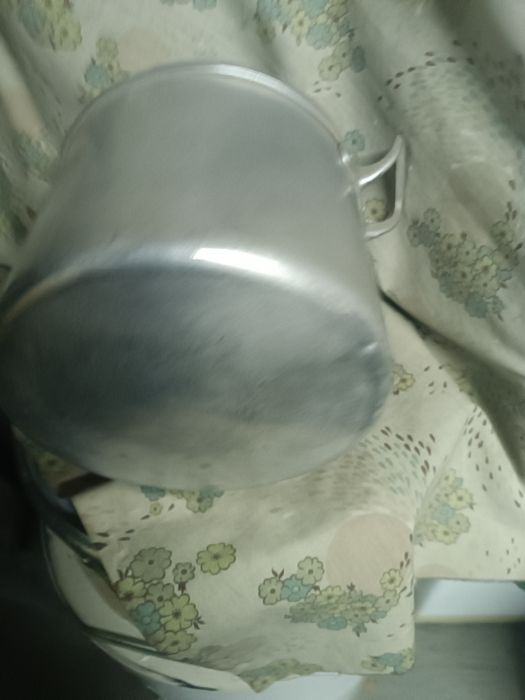Panela de 20cm em alumínio bom estado