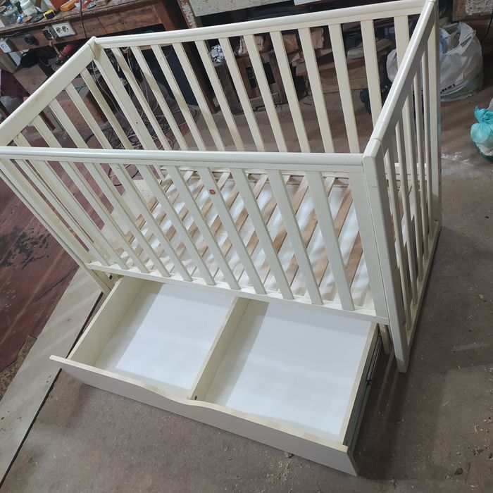 Дитячі меблі ліжечко гойдалка