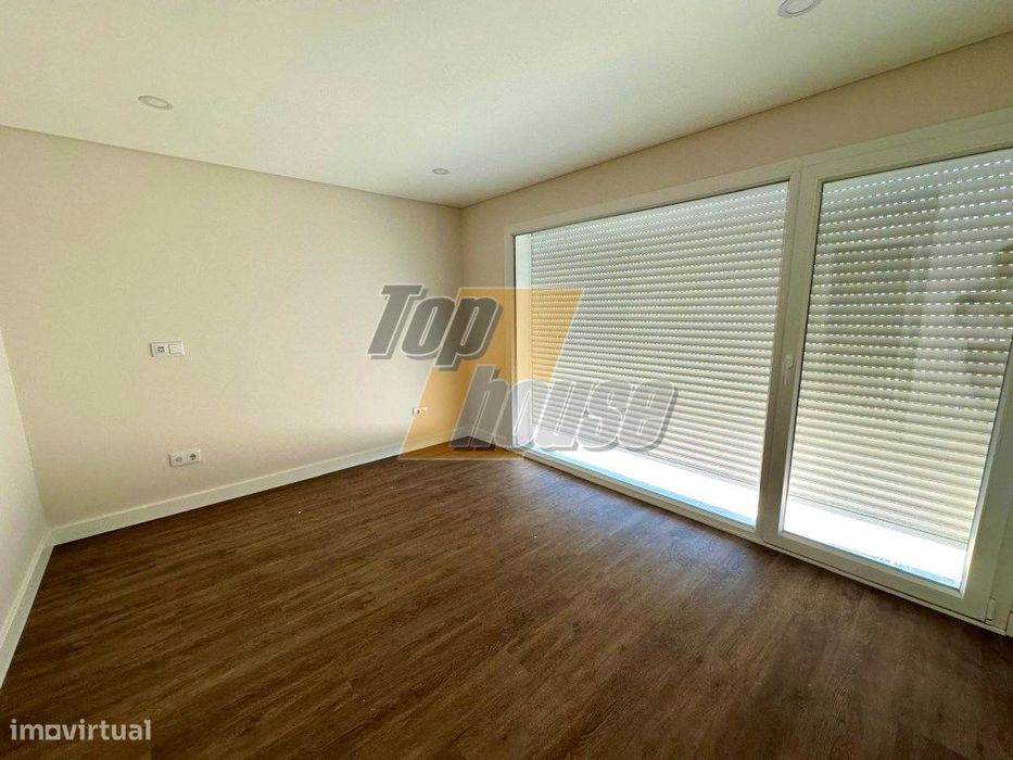 Apartamento T2 Novo Para Arrendar | Costa Da Caparica