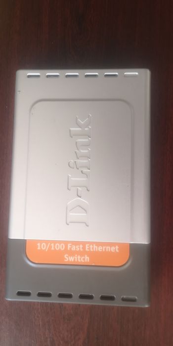 Продам комутатор розгалужувач D-link