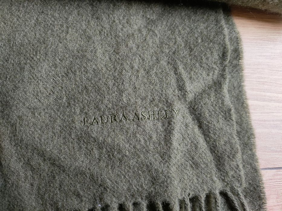Szal szalik Laura Ashley zielony Pure New Wool 142cm x 30cm