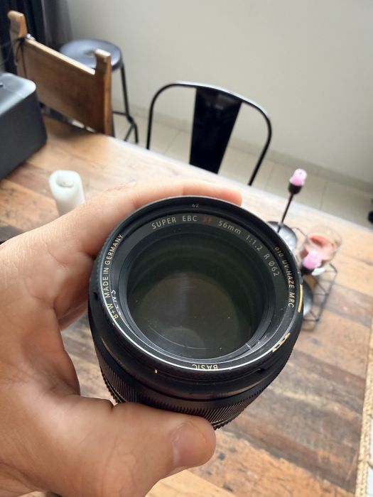 Lente Fuji 56mm 1.2 com filtro BW