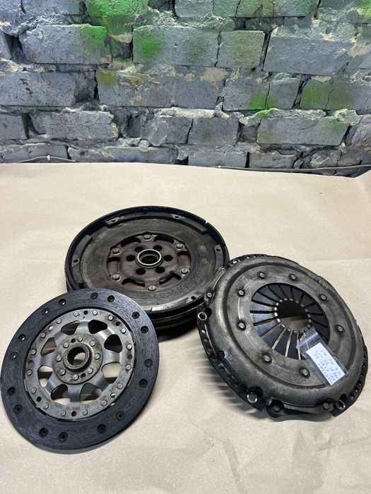 M.ページ Маховик Демпфер Зчеплення 058105266H Audi A4 B5 B6 Passat B5 ALZ