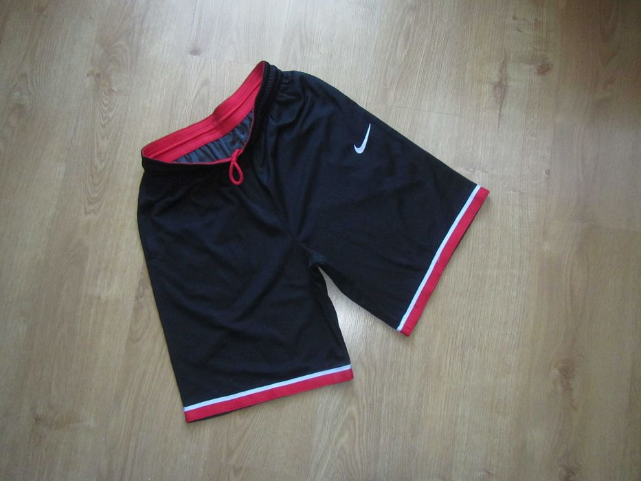 NIKE krótkie spodenki rozm.L
