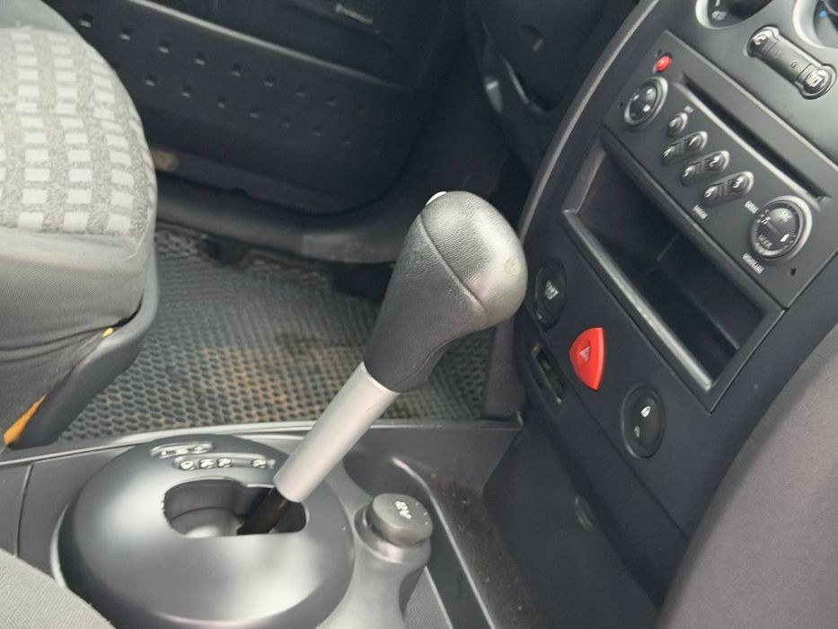 Продам Рено Меган на автомате