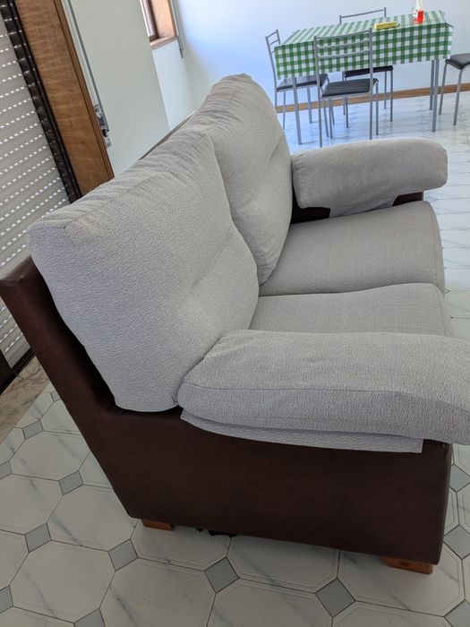Sofá 2 lugares muito confortável