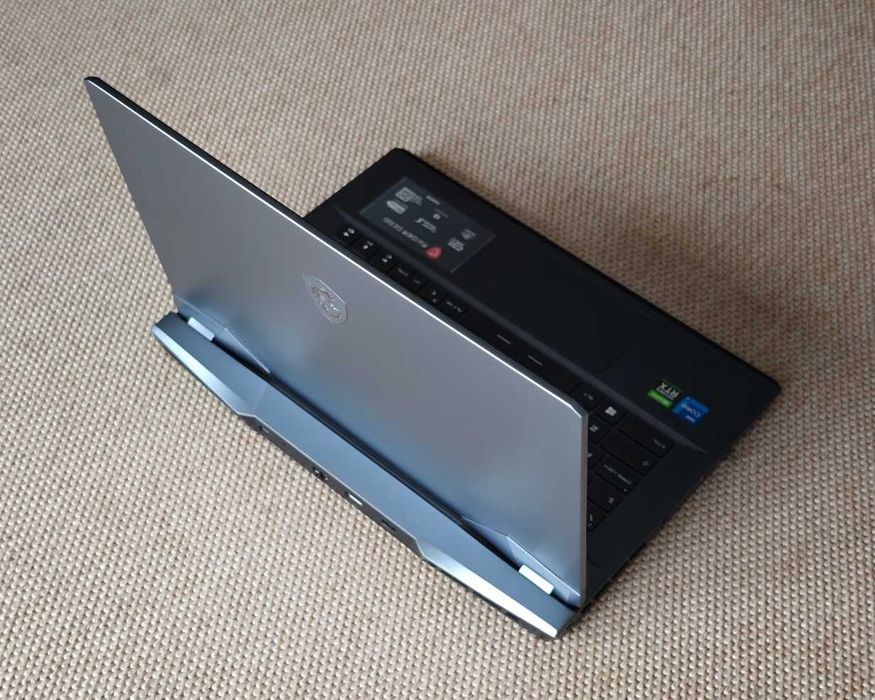 Portátil MSI Raider GE66 12UGS-011XPT Gaming