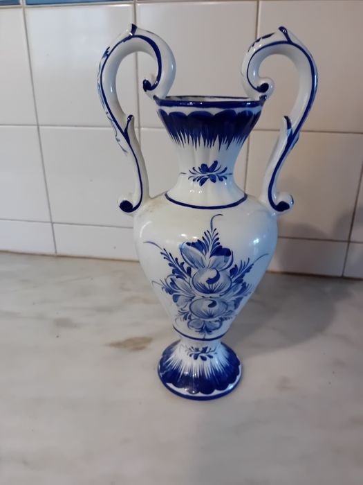 Jarra Antiga em Porcelana