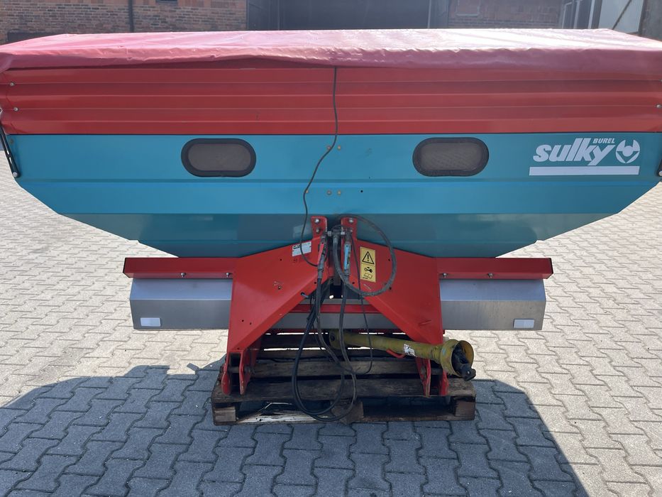 Rozsiewacz Sulky DPX Expert 2000 litrow 18-24 metry super stan , plandeka