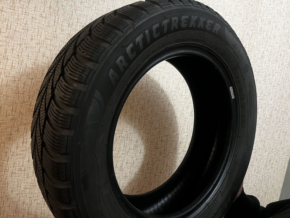 Зимові шини для автомобіля - 195/60 R15