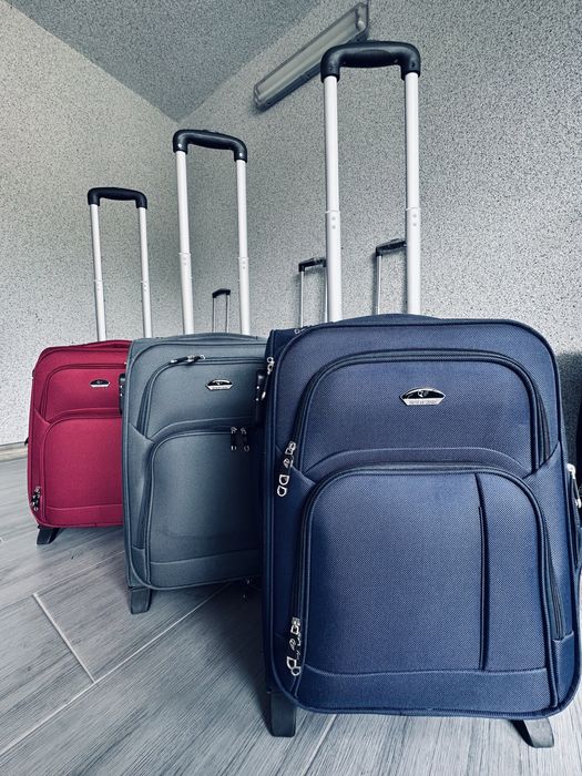 Walizka kabinowa 100 zł mix kolorów