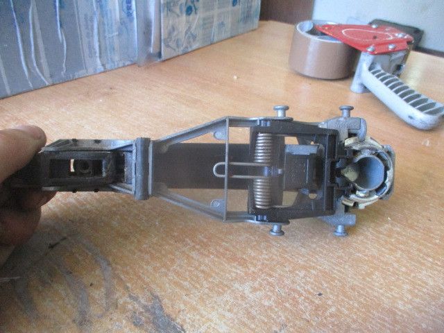 Puxador porta trás esquerdo SKODA Octavia II Break (1Z5)