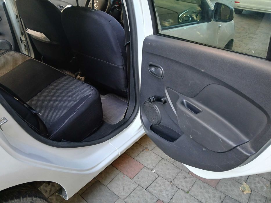 Автомобіль DACIA SANDERO 2013