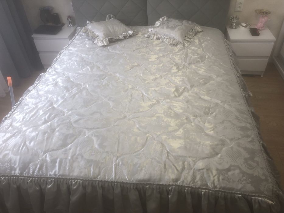 Покрывало атласное на двухспальную кровать