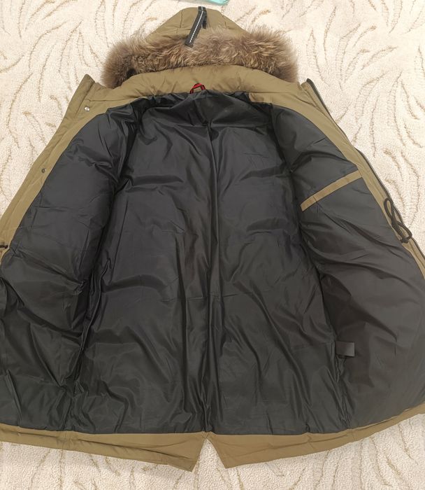 Продам зимову чоловічу куртку